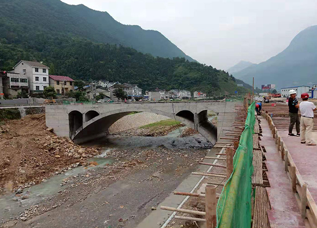 兴山县2015年†批棚户区改造项目（古夫片区）配套道路市政工程.jpg